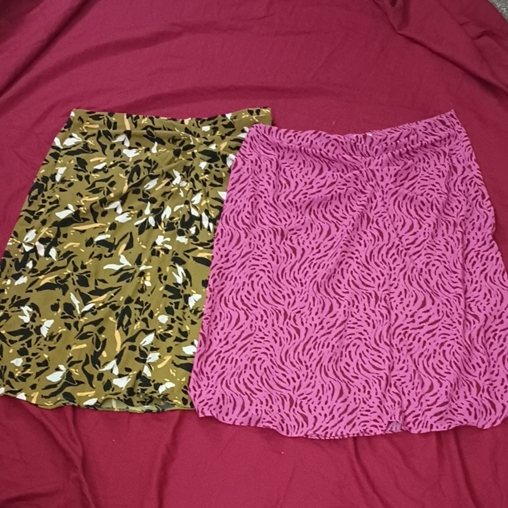 Nine West Pink and Olive Mini Skirt Duo Size XL XXL Professional Spring Summer